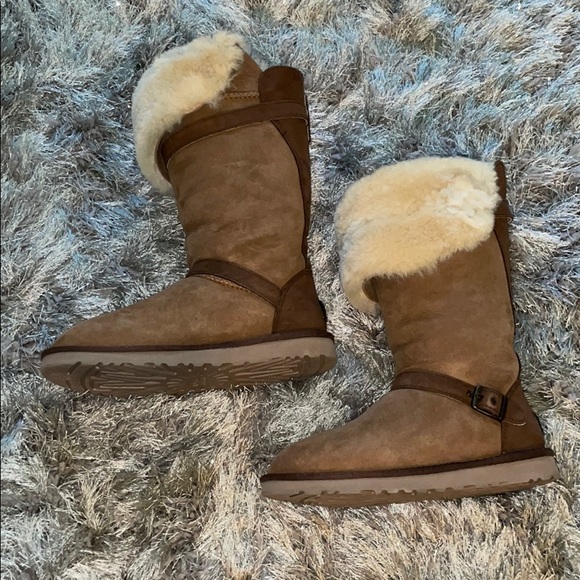 UGG CIERA BOOTS - Picture 2 of 7